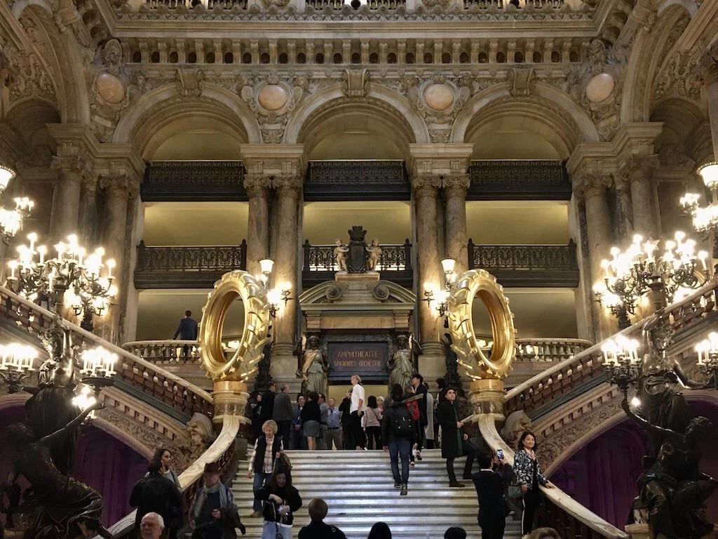 Foto de la Gran Escalinata de la Opera Garnier