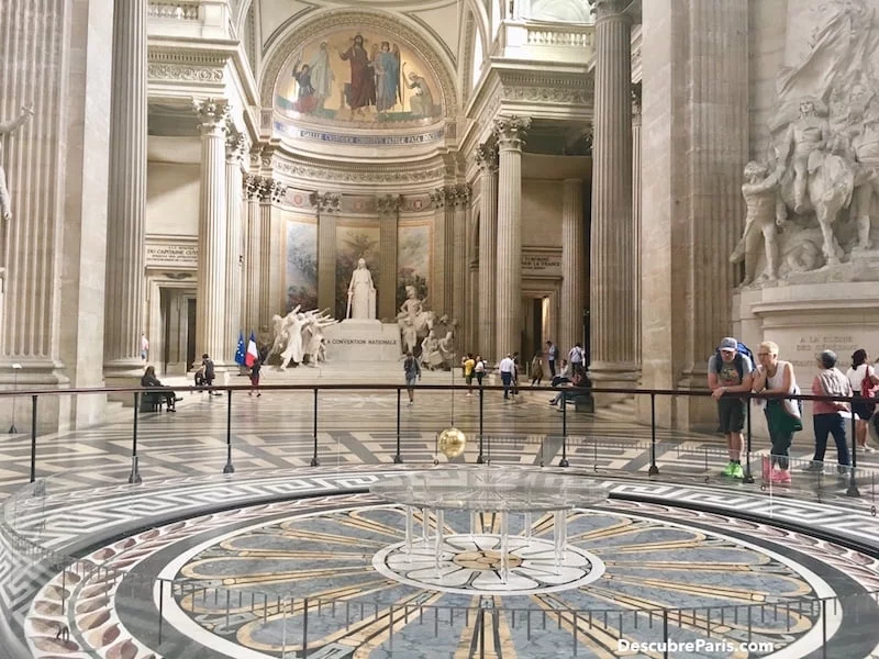 Imagen que muestra el Péndulo de Foucault, que se encuentra en el Panteón de París ©Descubre París